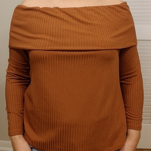 Boohoo Camel Off The Shoulder Top - Picture 2 of 4